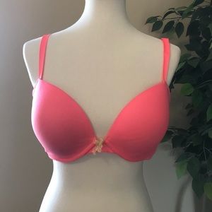 Beautiful VS Lined Plunge Bra Size 36D.  Coral